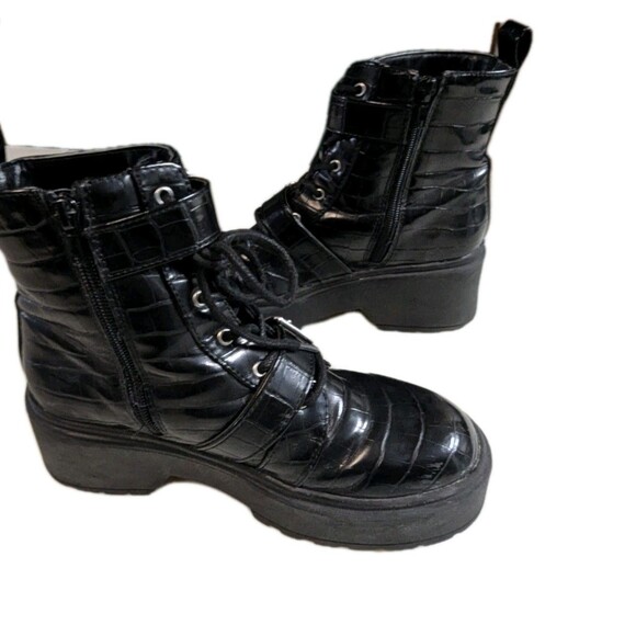 Forever 21 Black Croc Embossed Platform Combat Boots Buckle Moto Goth Sz 5.5 - Picture 5 of 14